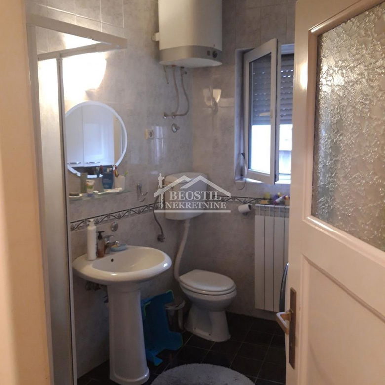 Trosoban stan na prodaju, Skupština, Beograd, 99m², 429.000 €
