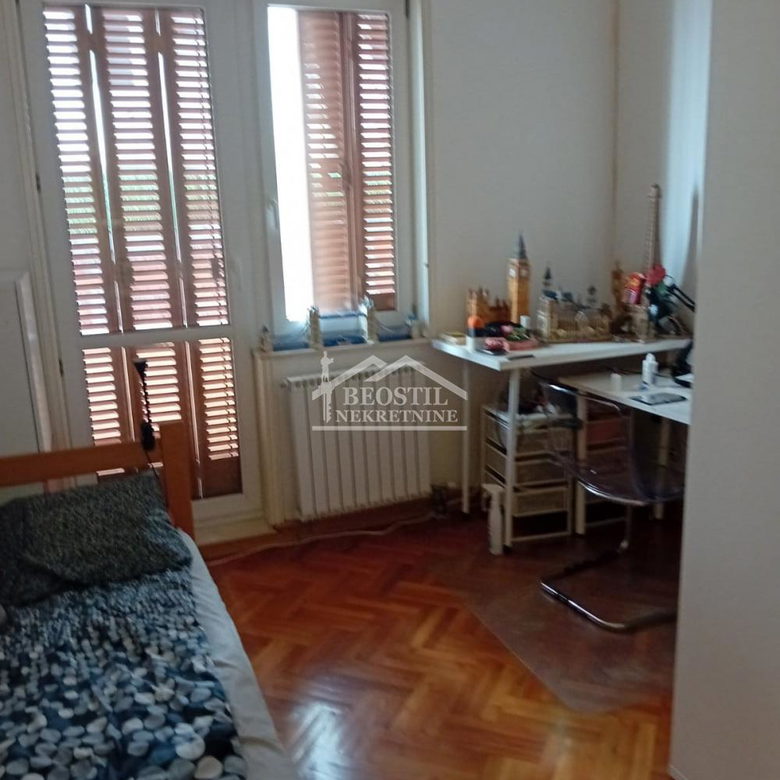 Stan Prodaja Beograd FON 161 m2