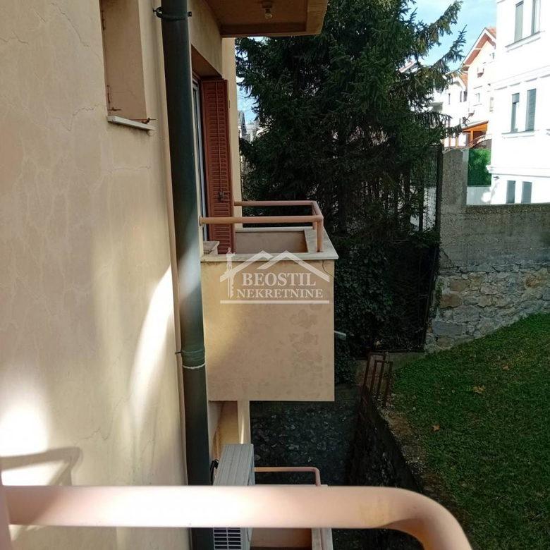 Četvorosoban stan na prodaju, FON, Beograd, 161m², 570.000 €