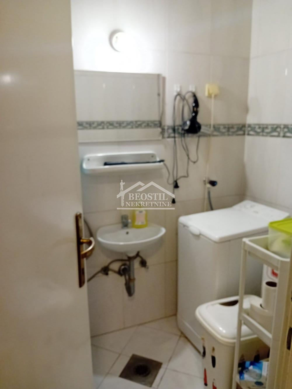Četvorosoban stan na prodaju, FON, Beograd, 161m², 570.000 €