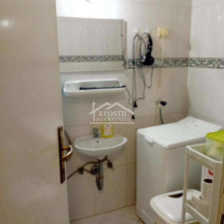 Četvorosoban stan na prodaju, FON, Beograd, 161m², 570.000 €