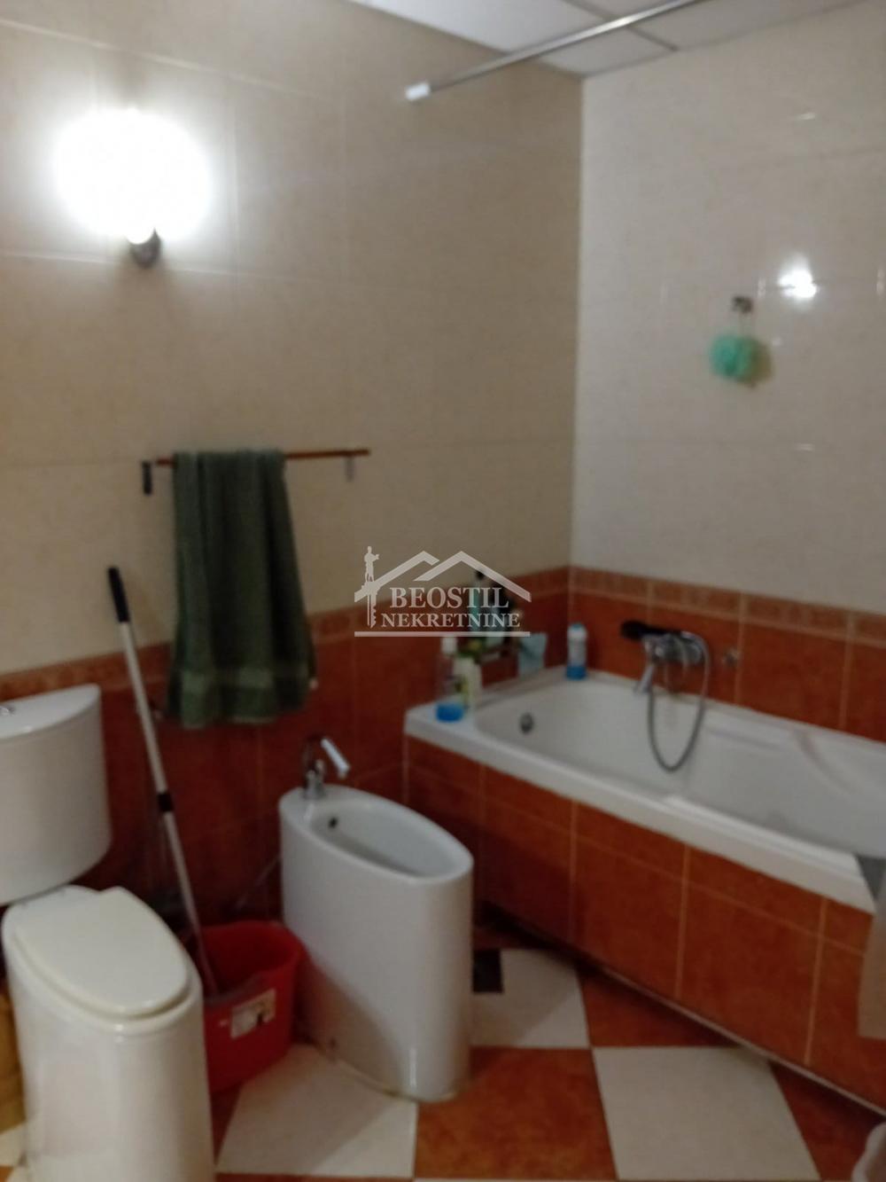 Četvorosoban stan na prodaju, FON, Beograd, 161m², 570.000 €