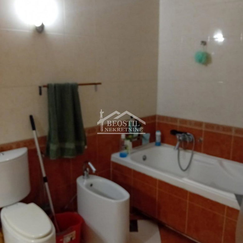 Četvorosoban stan na prodaju, FON, Beograd, 161m², 570.000 €