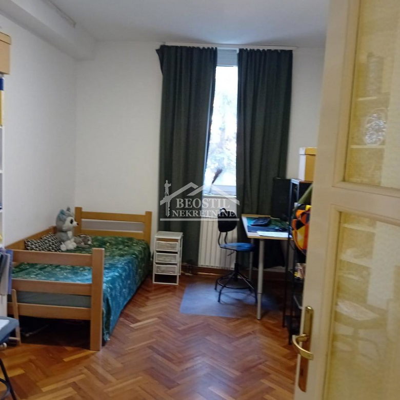 Stan Prodaja Beograd FON 161 m2