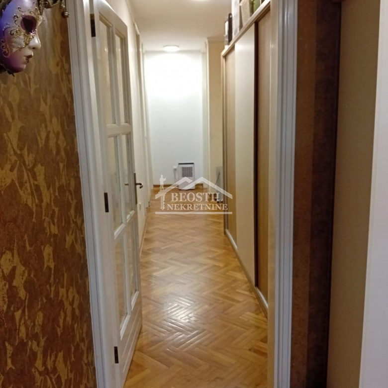 Stan Prodaja Beograd FON 161 m2