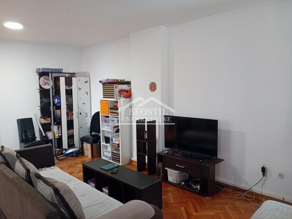 Stan Prodaja Beograd FON 161 m2