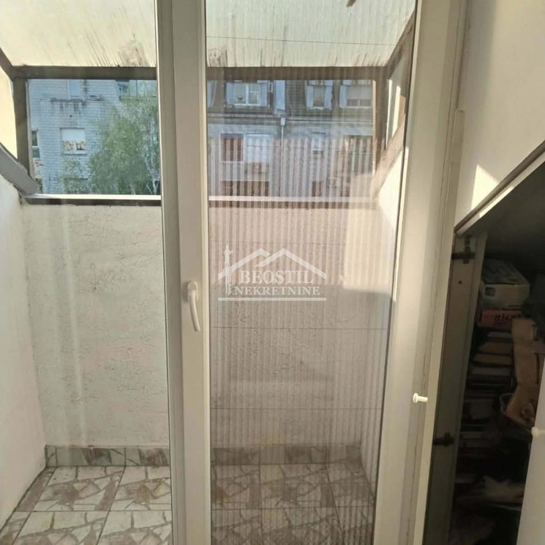 Dvosoban stan na prodaju, Bežanijska Kosa 3, Beograd, 74m², 239.000 €