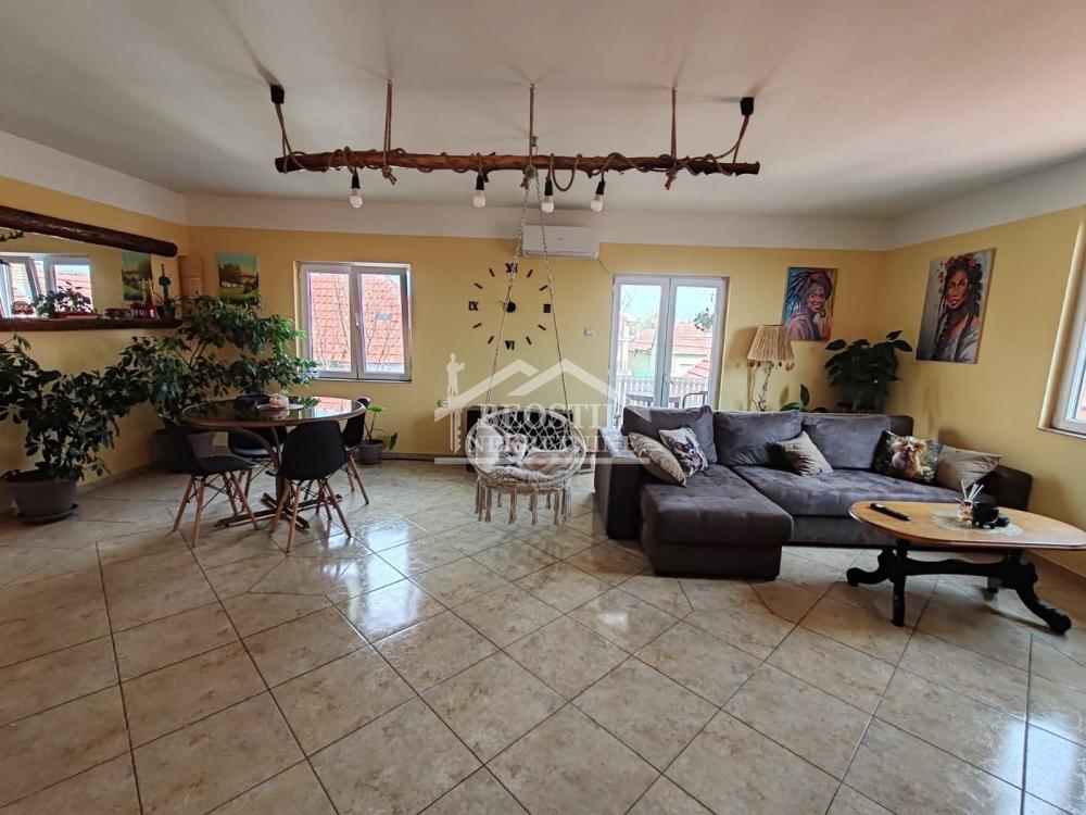 Kuća Prodaja Ruma  221 m2