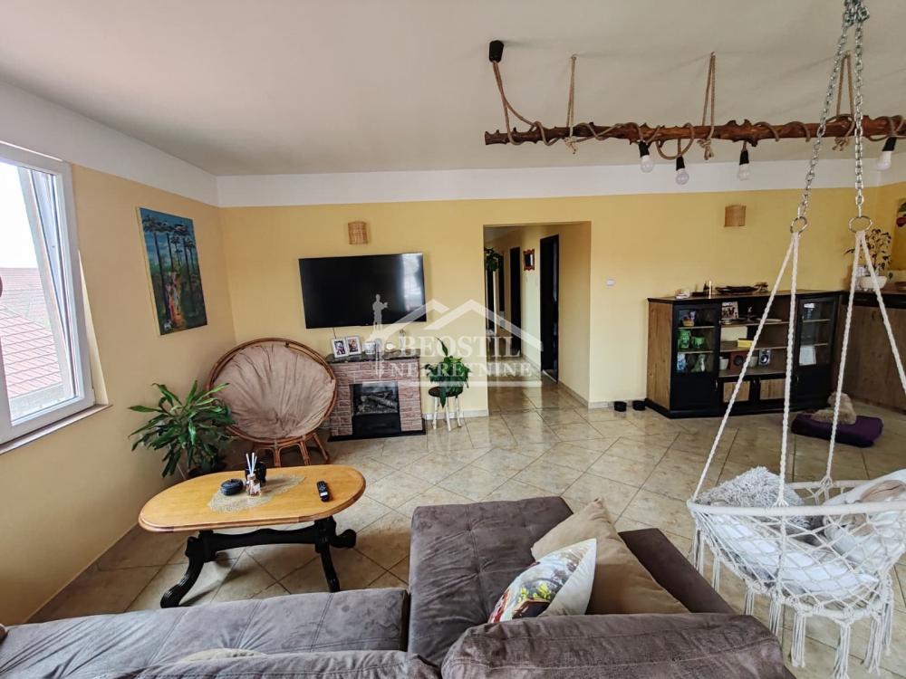Kuća na prodaju, Centar, Ruma, 221m², 245.000 €