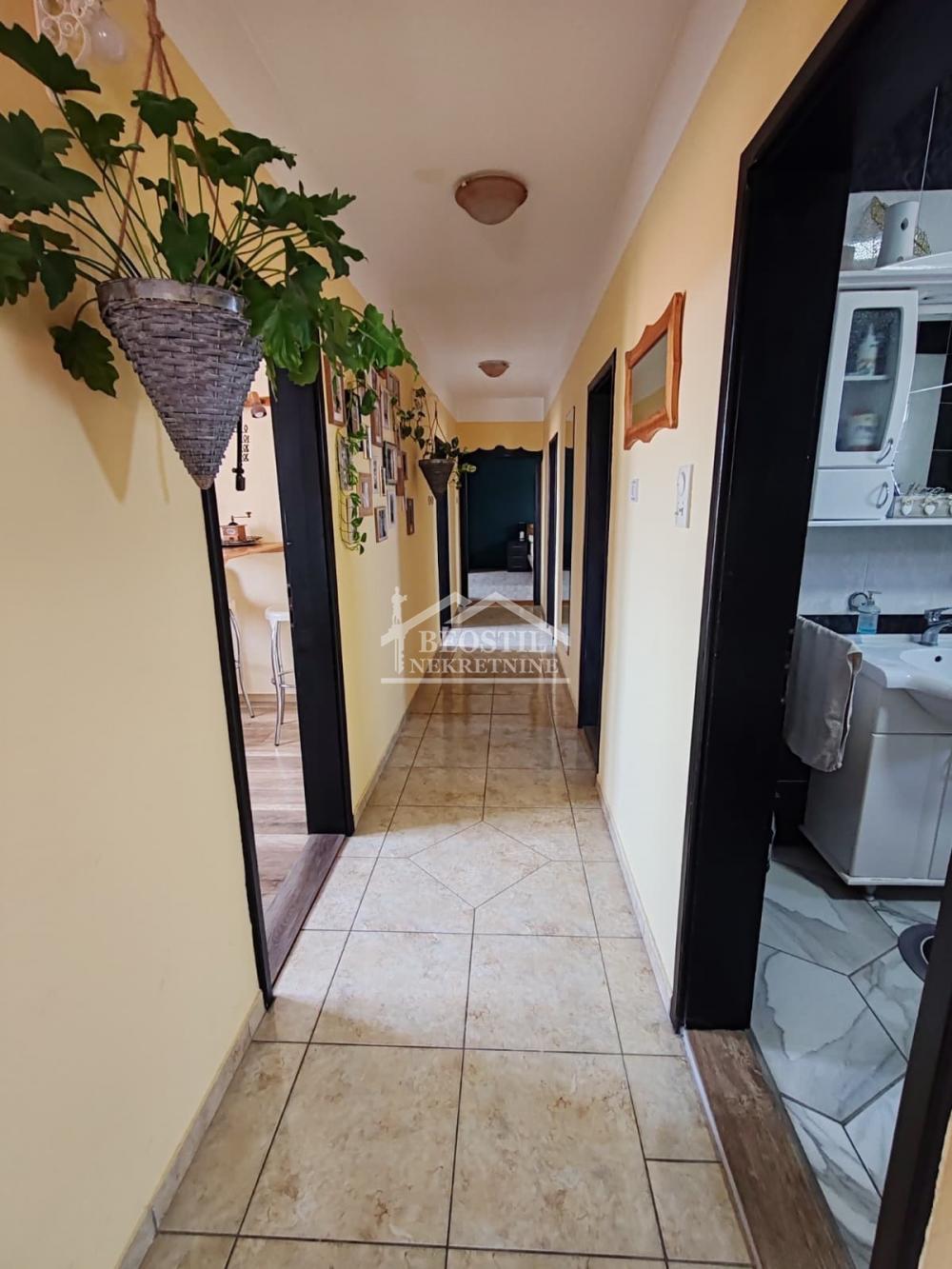Kuća na prodaju, Centar, Ruma, 221m², 245.000 €
