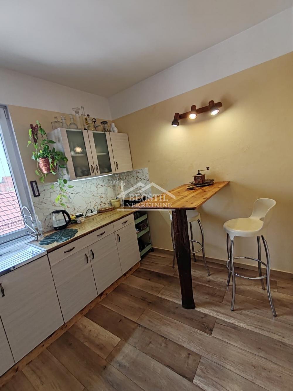 Kuća na prodaju, Centar, Ruma, 221m², 245.000 €