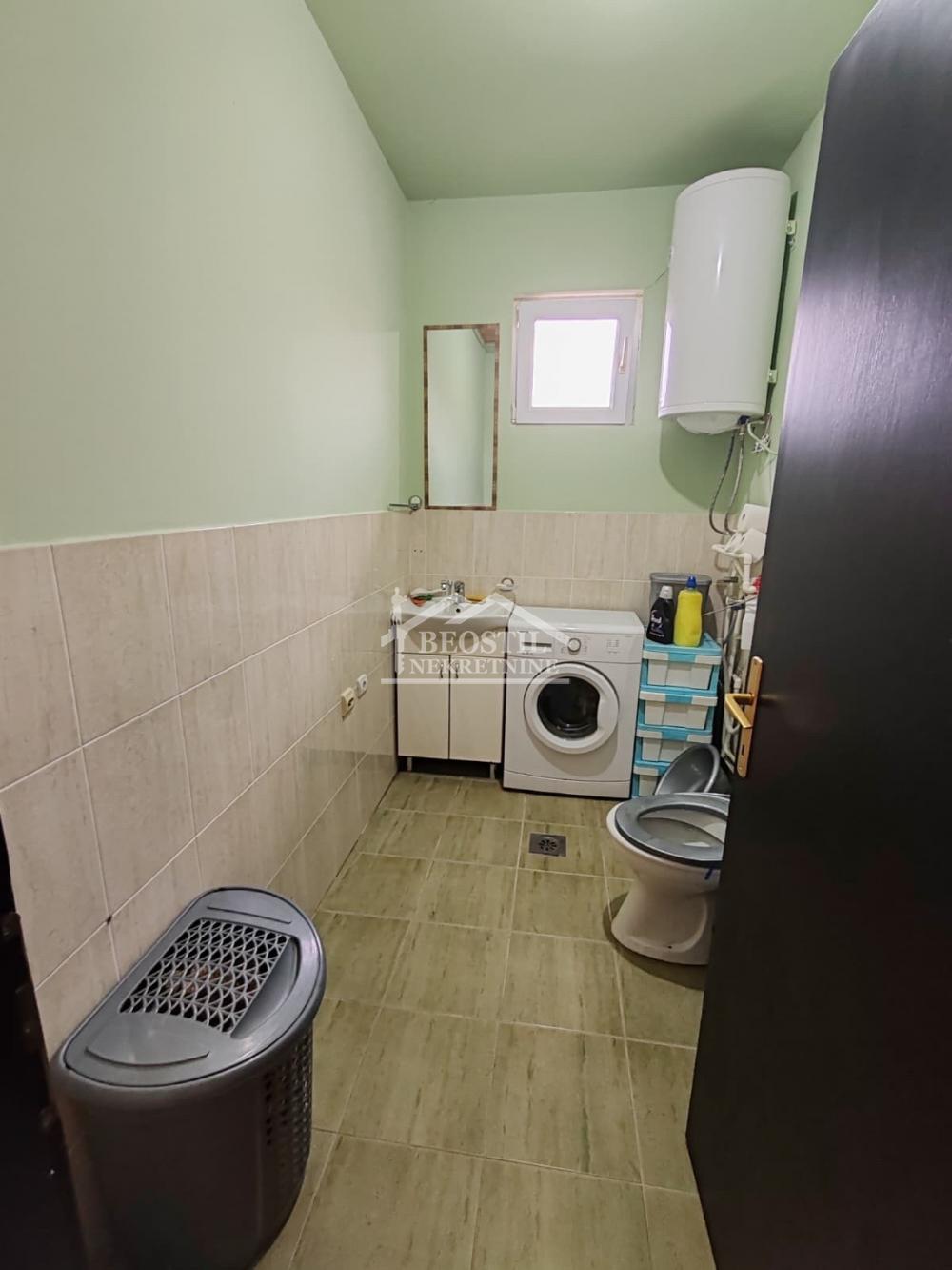 Kuća Prodaja Ruma  221 m2