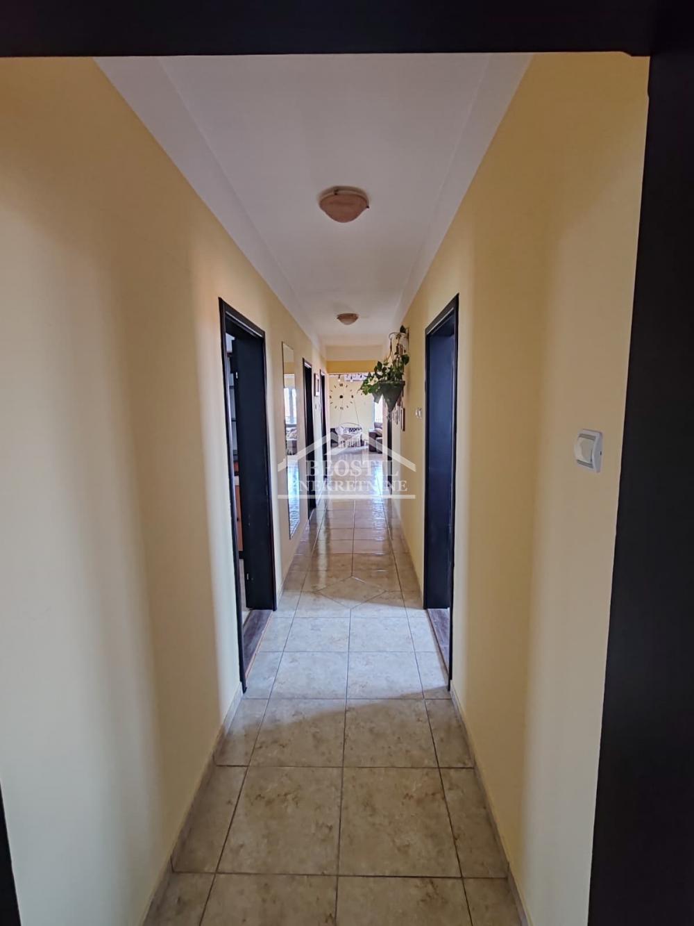 Kuća Prodaja Ruma  221 m2