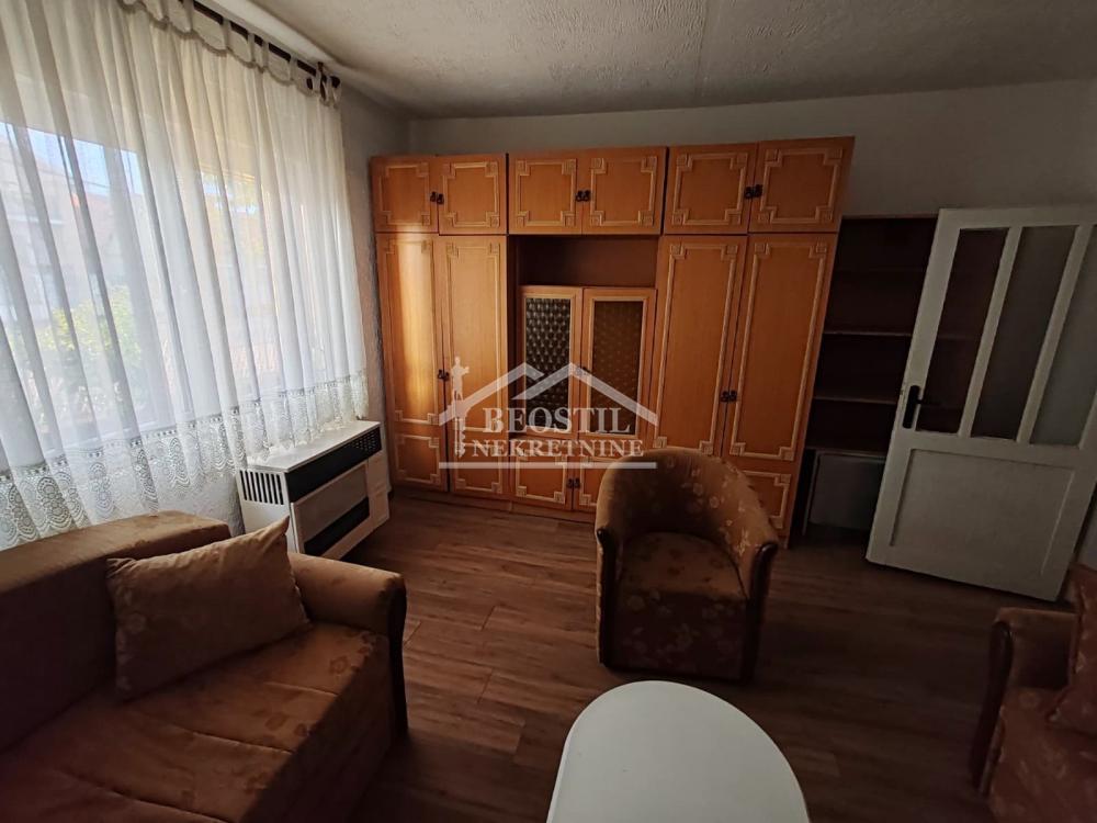 Kuća Prodaja Ruma  221 m2