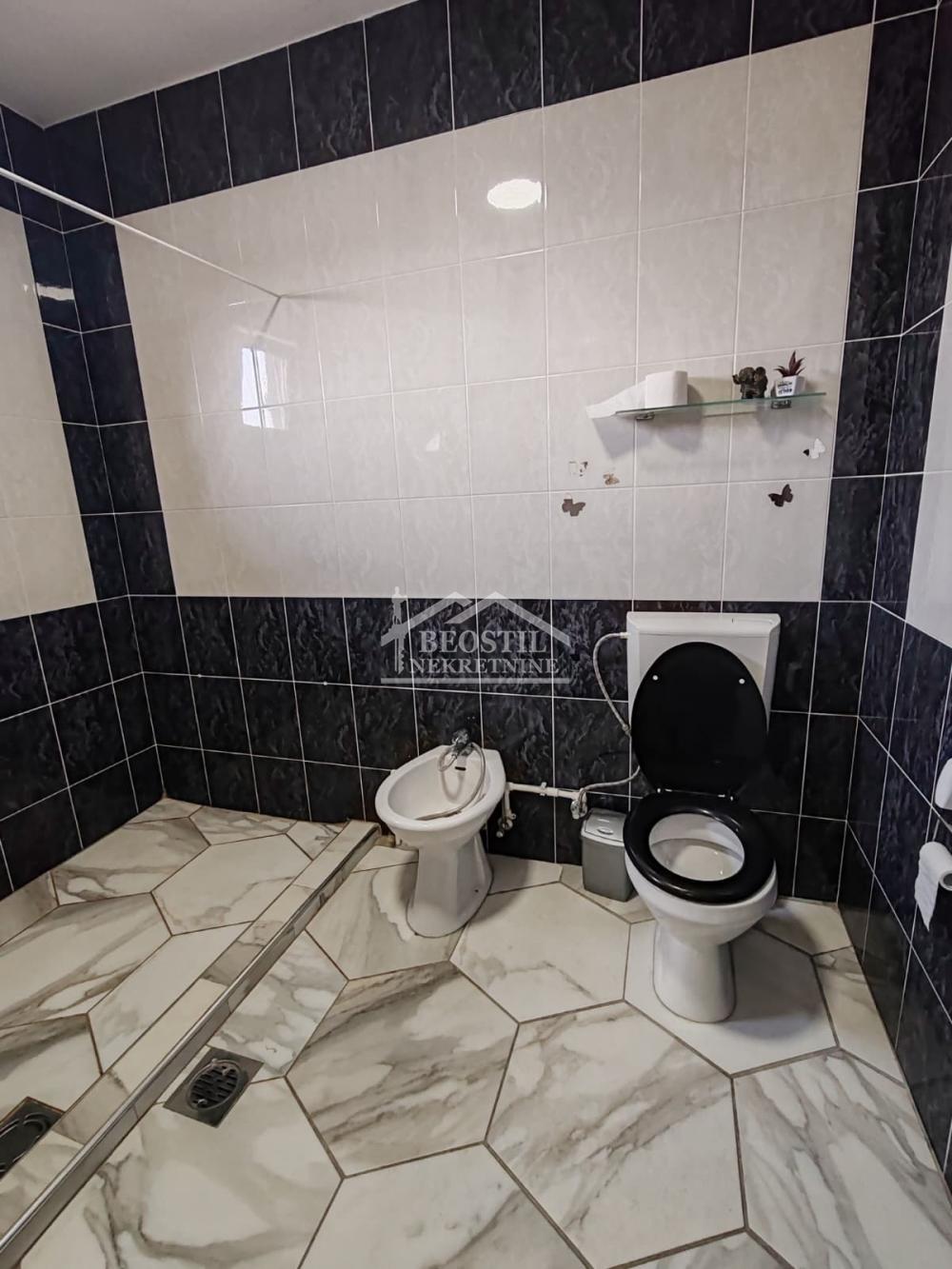 Kuća Prodaja Ruma  221 m2