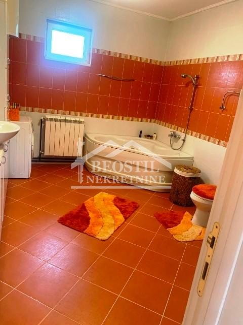 Kuća Prodaja Pećinci  195 m2