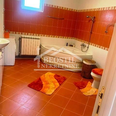 Kuća Prodaja Pećinci  195 m2