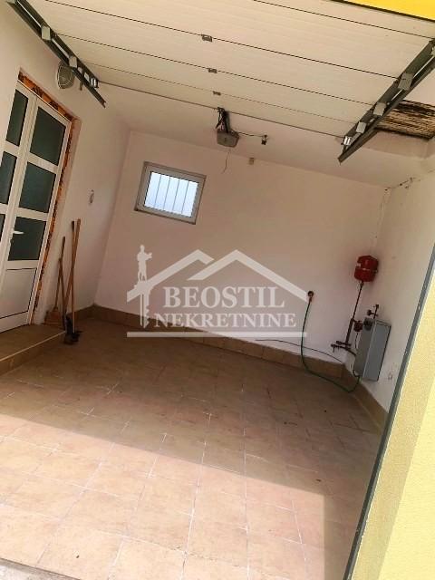 Kuća Prodaja Pećinci  195 m2