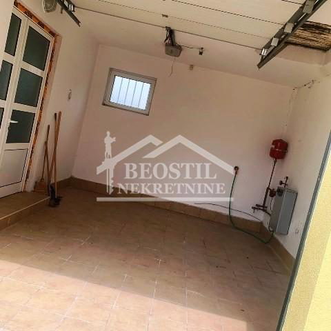 Kuća Prodaja Pećinci  195 m2