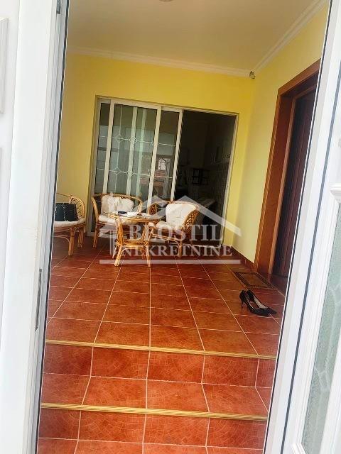 Kuća Prodaja Pećinci  195 m2