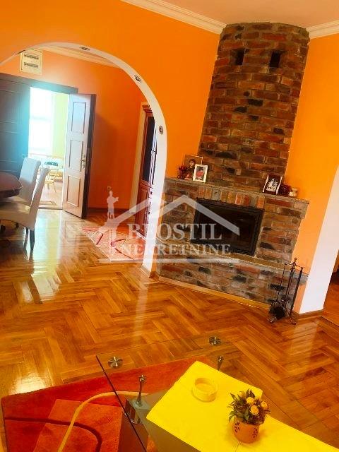 Kuća Prodaja Pećinci  195 m2