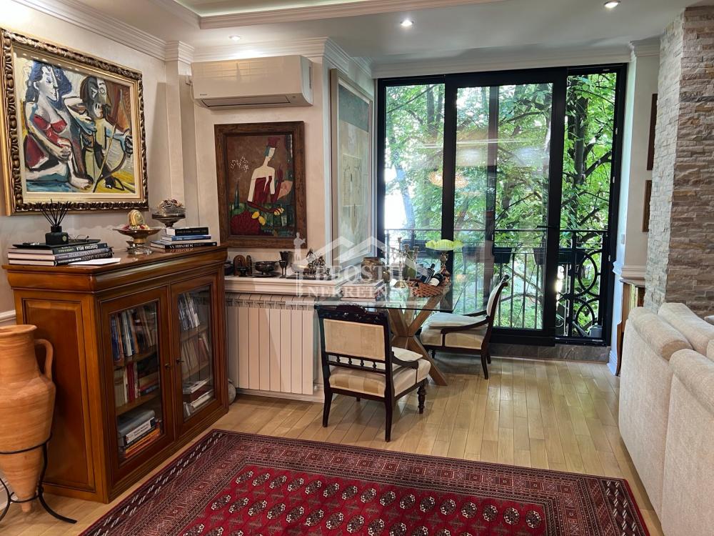 Stan Prodaja Beograd Stan Prodaja Beograd Hram Svetog Save 70 m2