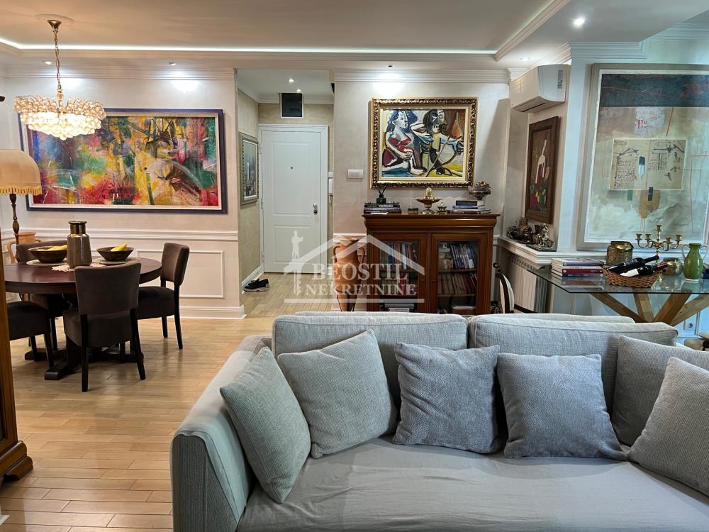 Stan Prodaja Beograd Stan Prodaja Beograd Hram Svetog Save 70 m2