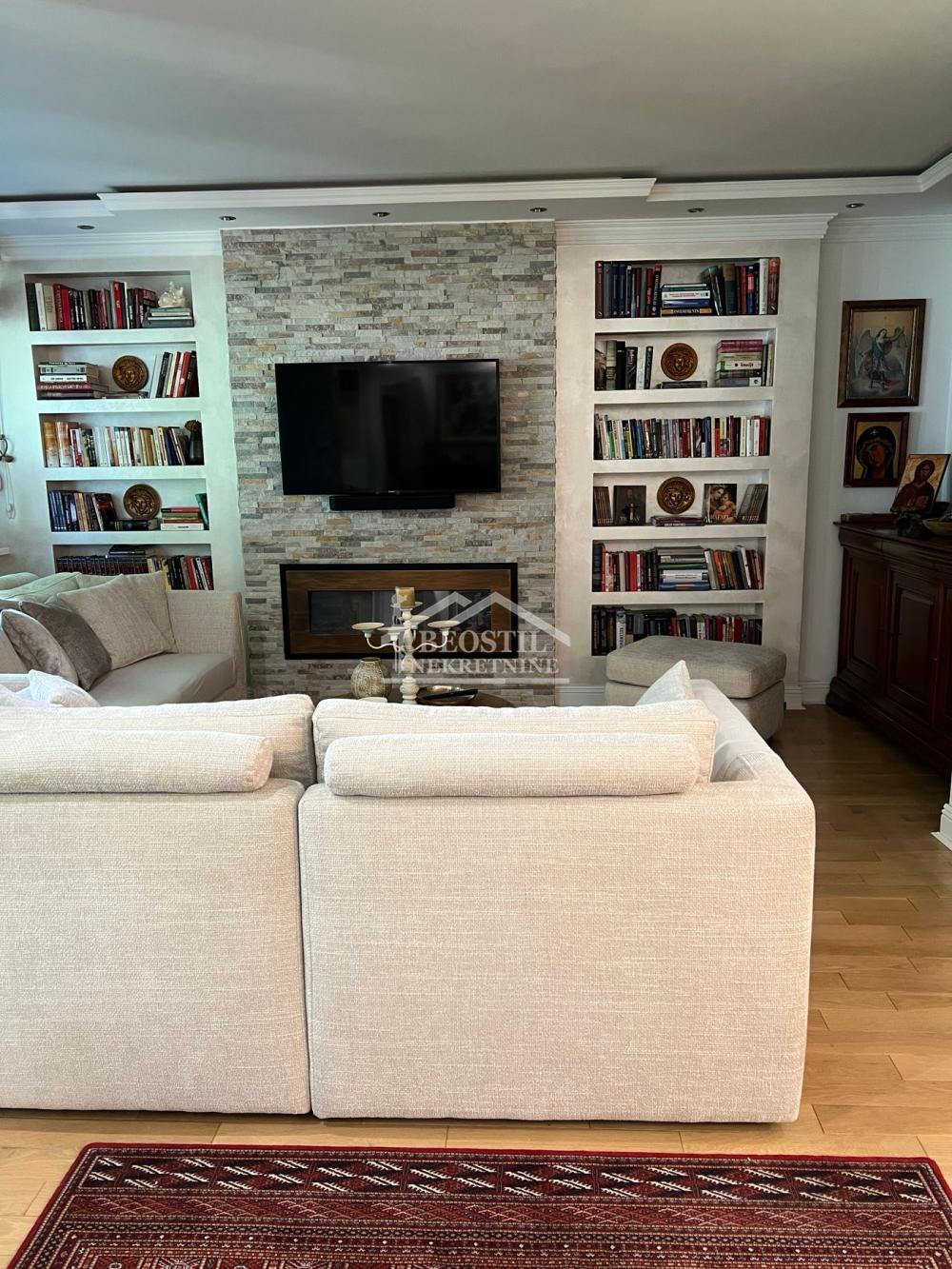 Stan Prodaja Beograd Stan Prodaja Beograd Hram Svetog Save 70 m2