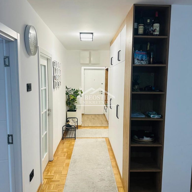 Stan Prodaja Beograd Blok 61 70 m2