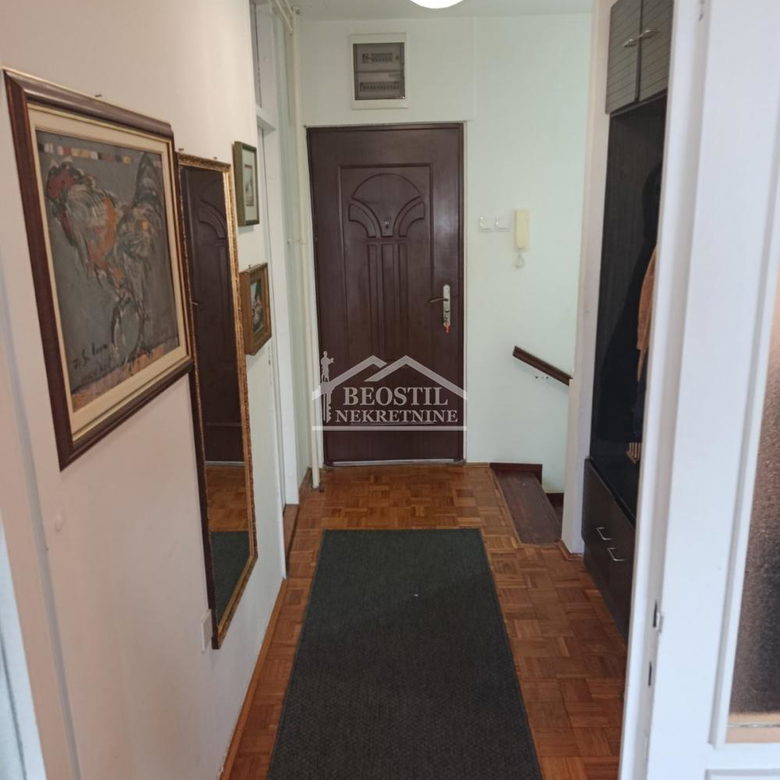 Stan Prodaja Beograd Banjica 74 m2