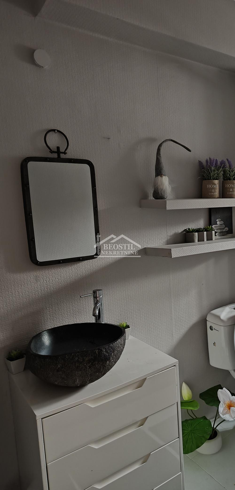 Kuća Prodaja Beograd Kuća Prodaja Beograd Ugrinovci 225 m2