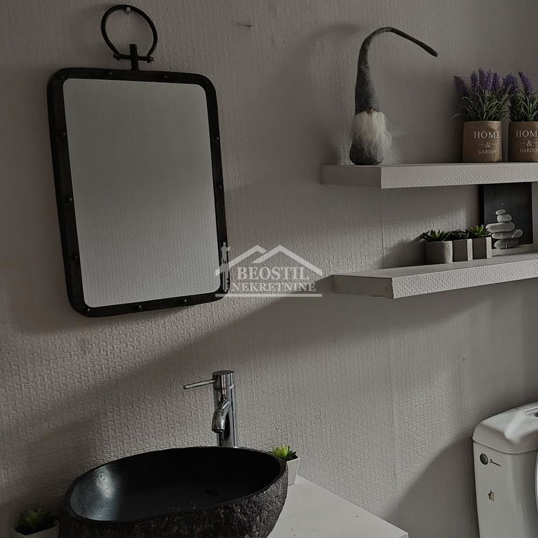 Kuća Prodaja Beograd Ugrinovci 225 m2