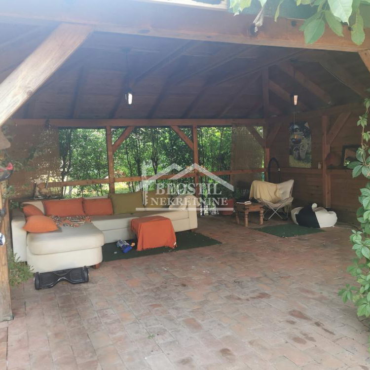 Kuća Prodaja Beograd Ugrinovci 225 m2