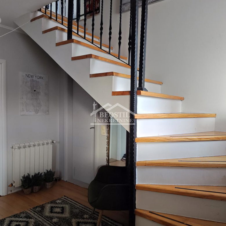 Kuća Prodaja Beograd Ugrinovci 225 m2