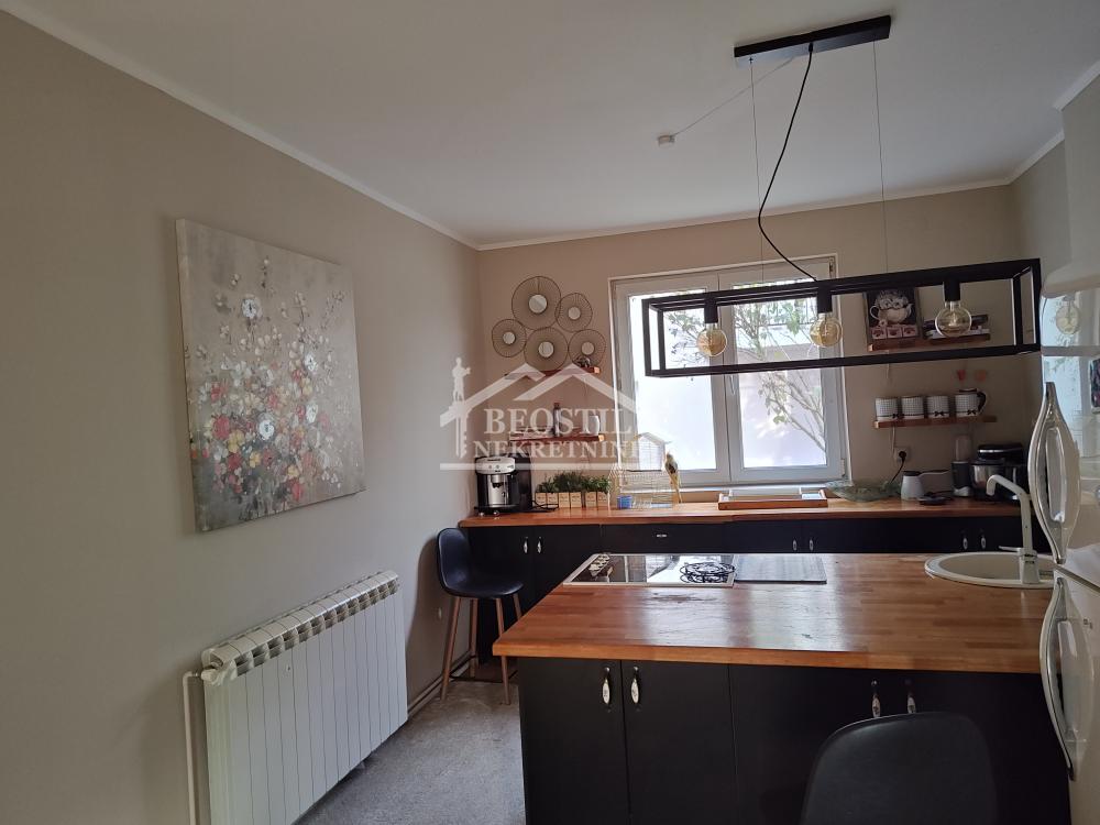 Kuća Prodaja Beograd Kuća Prodaja Beograd Ugrinovci 225 m2