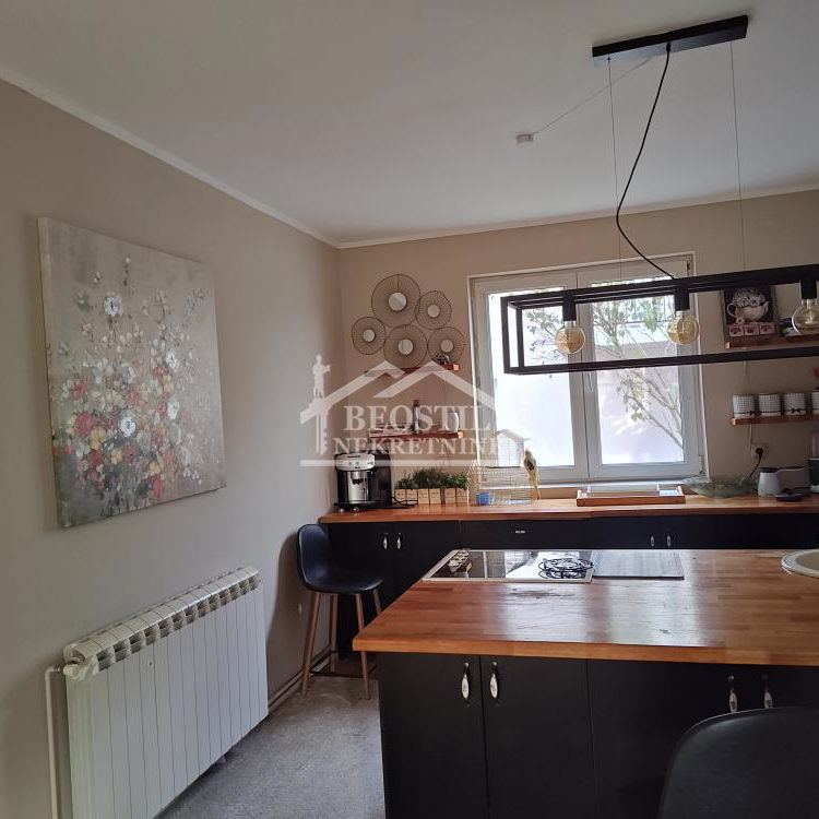 Kuća Prodaja Beograd Ugrinovci 225 m2