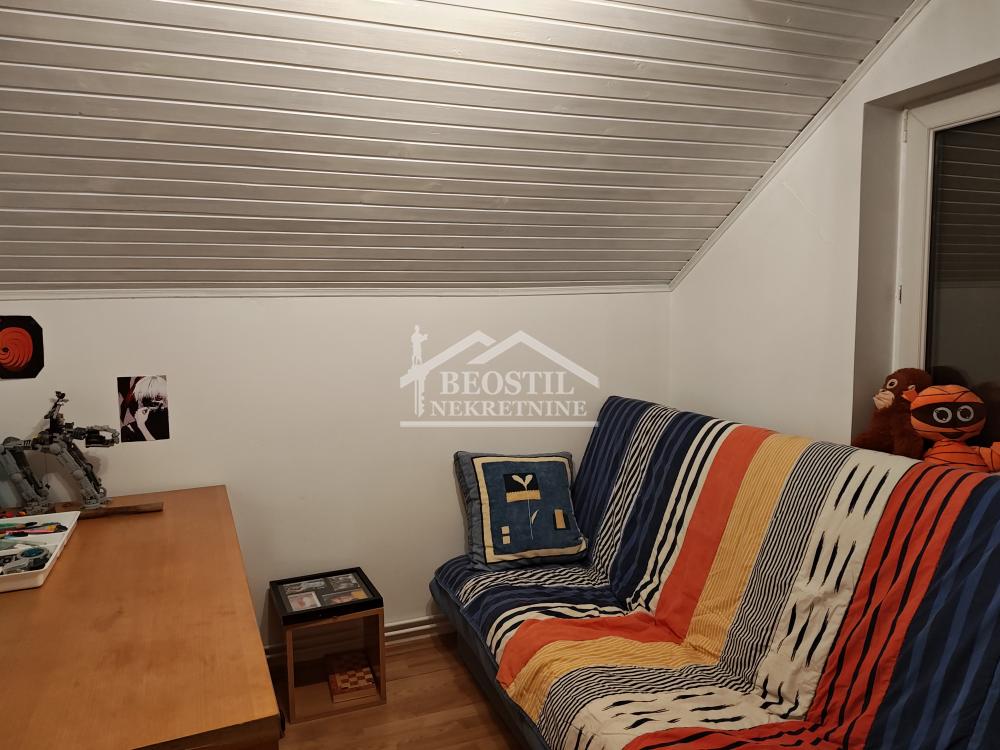 Kuća Prodaja Beograd Kuća Prodaja Beograd Ugrinovci 225 m2