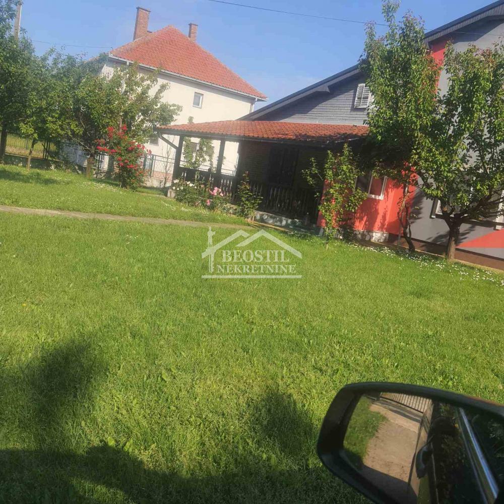 Kuća Prodaja Vladimirci  204 m2
