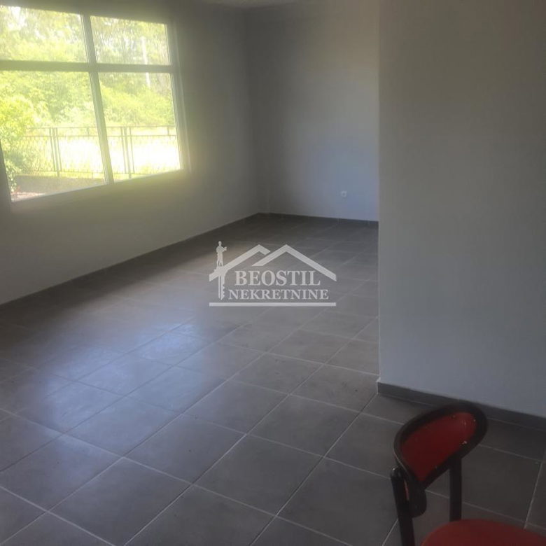 Kuća Prodaja Vladimirci  204 m2