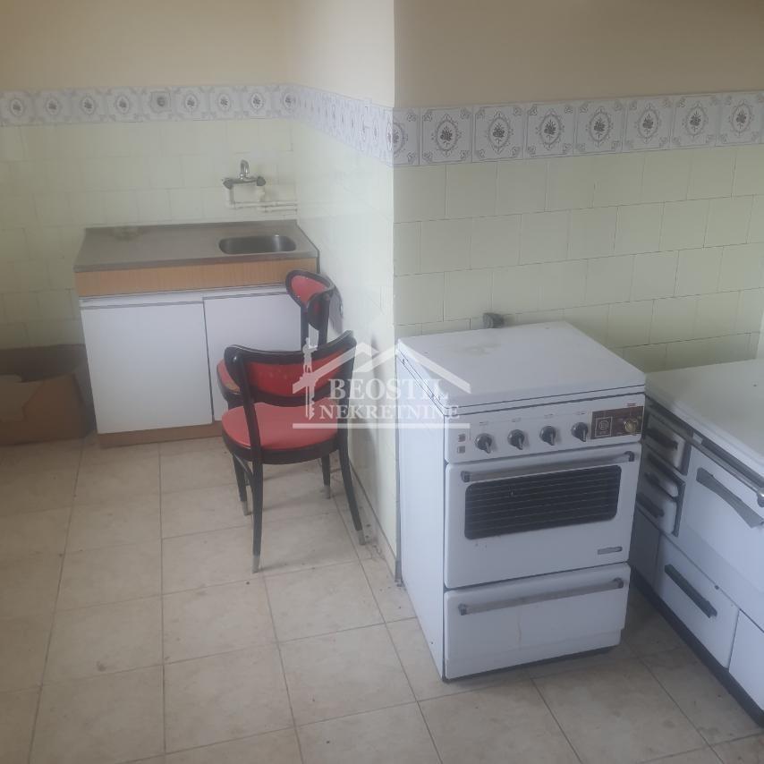 Kuća Prodaja Vladimirci  204 m2