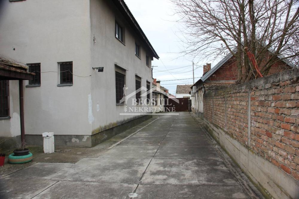 Kuća Prodaja Beograd Kuća Prodaja Beograd Dobanovci 680 m2