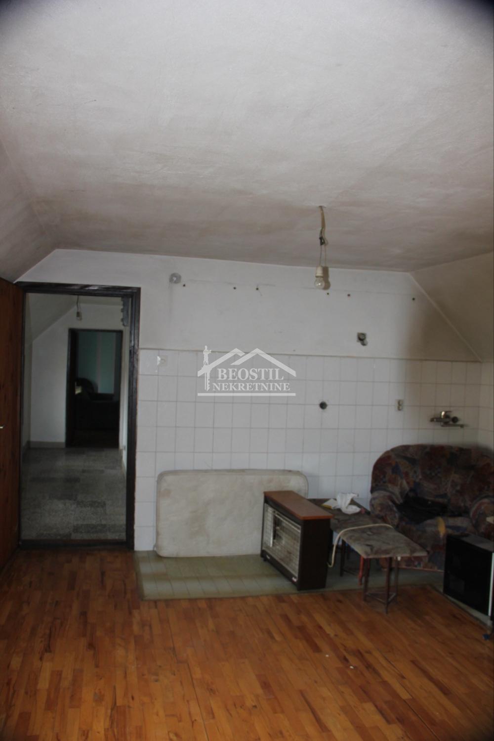 Kuća Prodaja Beograd Kuća Prodaja Beograd Dobanovci 680 m2