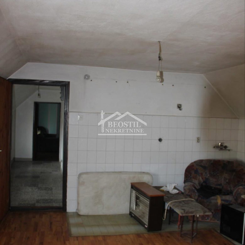 Kuća Prodaja Beograd Dobanovci 680 m2
