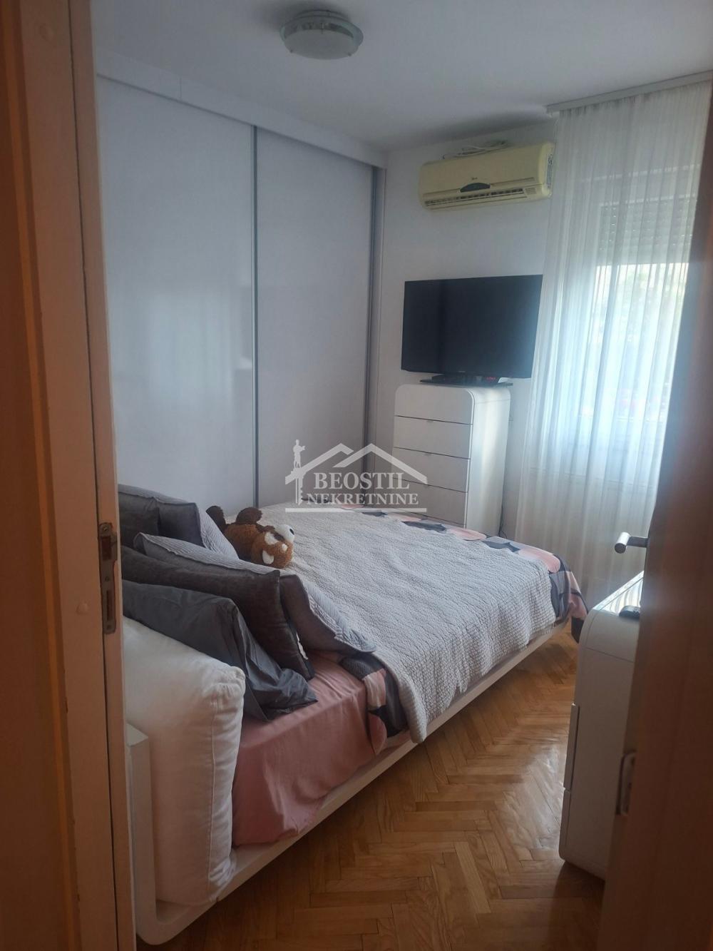 Četvorosoban stan na prodaju, Bežanijska Kosa 2, Beograd, 96m², 335.000 €