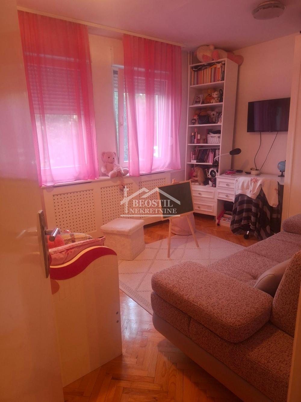 Četvorosoban stan na prodaju, Bežanijska Kosa 2, Beograd, 96m², 335.000 €