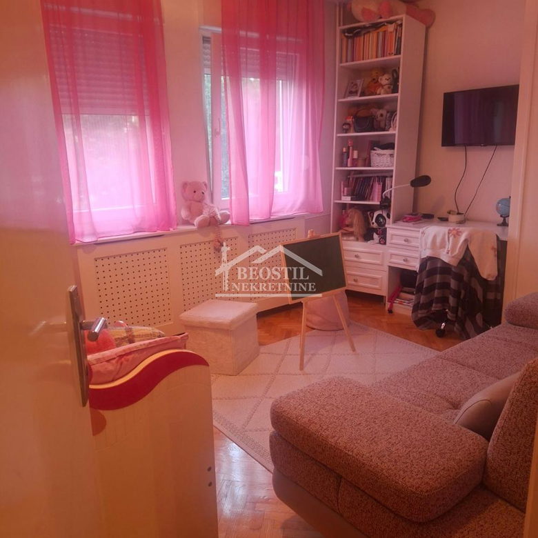 Četvorosoban stan na prodaju, Bežanijska Kosa 2, Beograd, 96m², 335.000 €