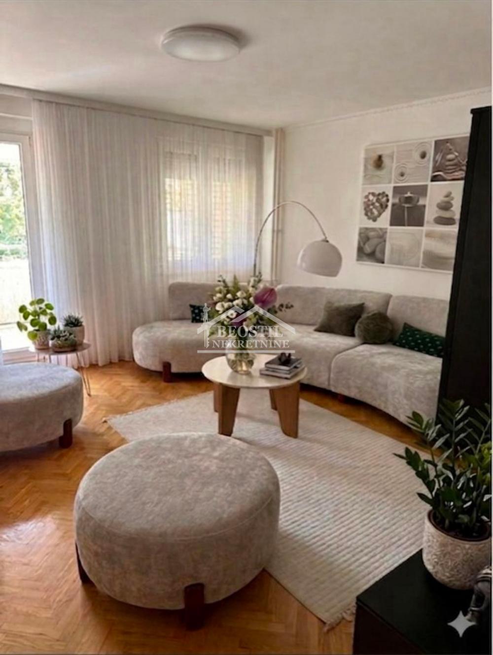 Četvorosoban stan na prodaju, Bežanijska Kosa 2, Beograd, 96m², 335.000 €