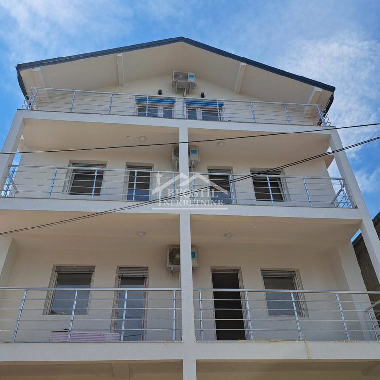 Trosoban stan na prodaju, Nova Pazova, Stara Pazova, 66m², 116.500 €