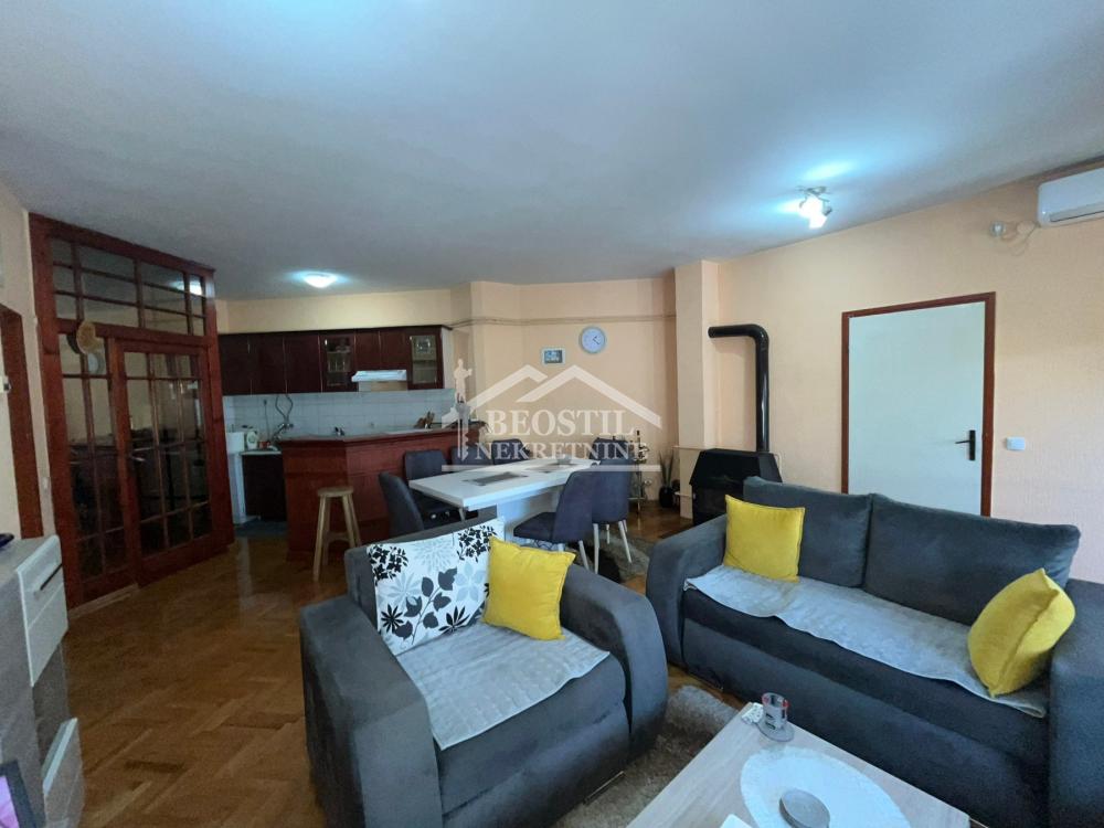 Petosoban stan na prodaju, Centar, Smederevo, 134m², 149.000 €