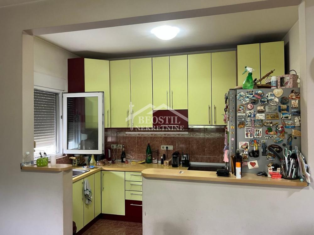 Kuća Prodaja Beograd Kuća Prodaja Beograd Ledine 262 m2